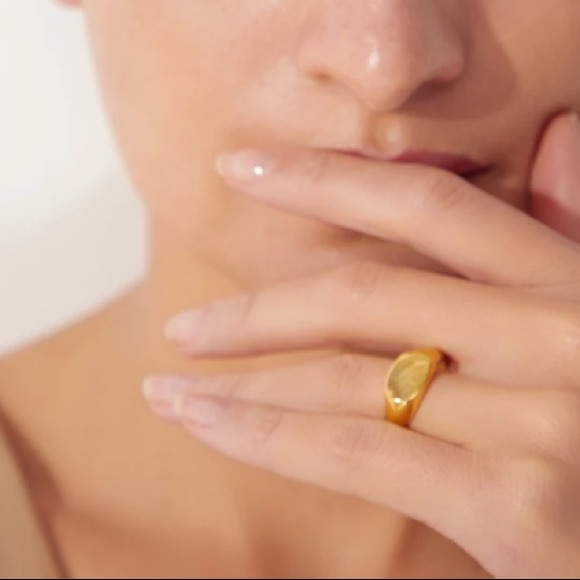 π18K gold plated minimalist ring - Picture 2 of 5